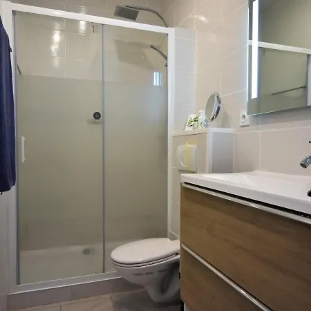 T2 Bis Renove A Centre Avec 2 Terrasses, Clim, Parking, Proche Et Gare. - Fr-1-420-84 Apartament