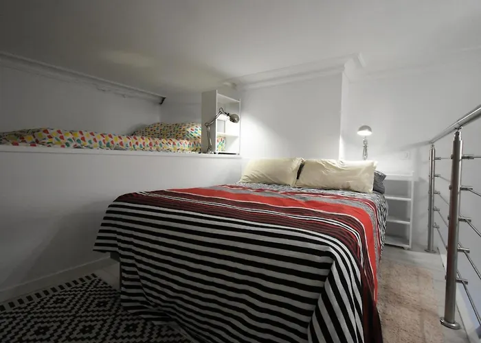 T2 Bis Renove A Centre Avec 2 Terrasses, Clim, Parking, Proche Et Gare. - Fr-1-420-84